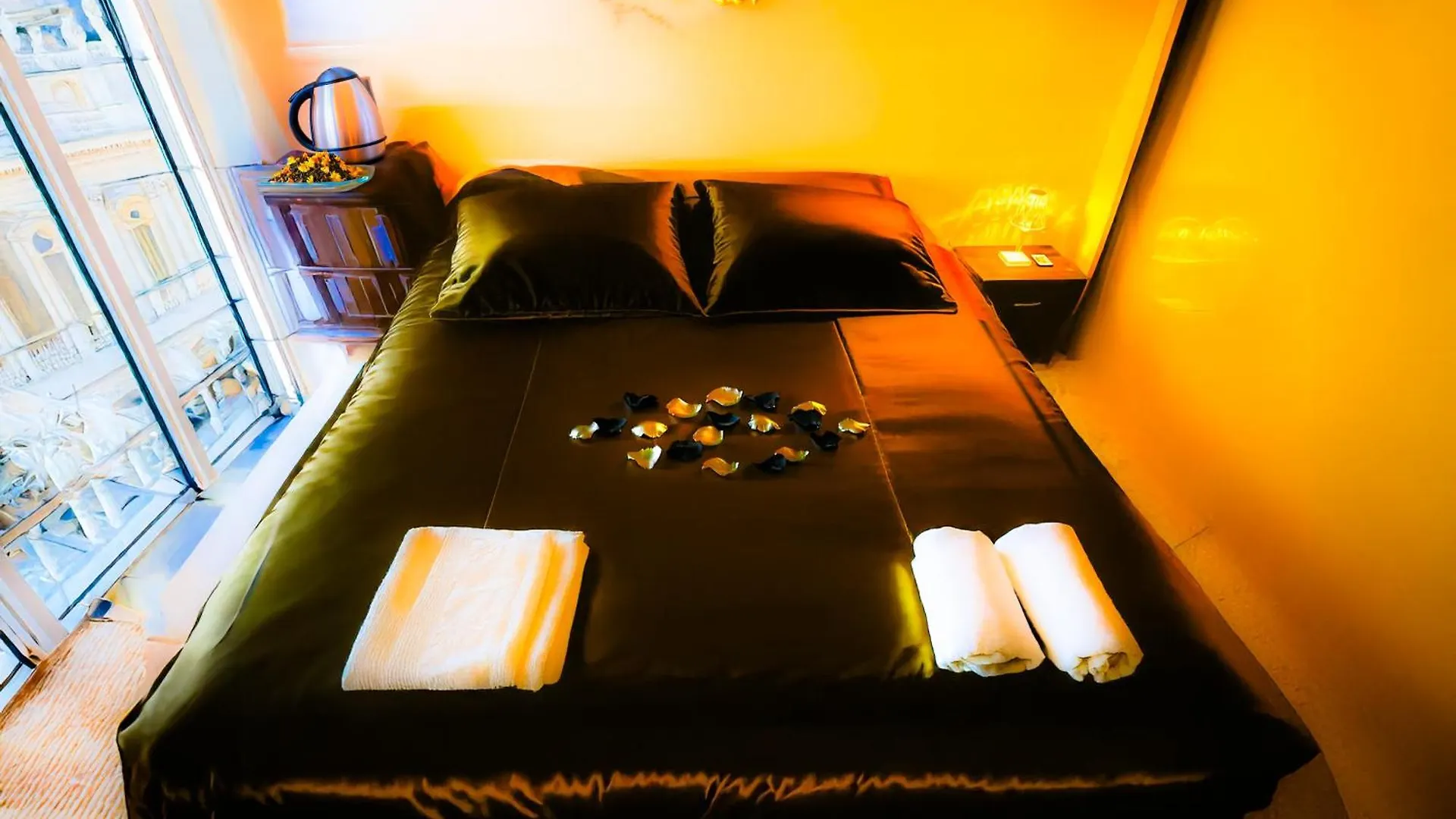 Laura Luxury Home In Central Rome Italy